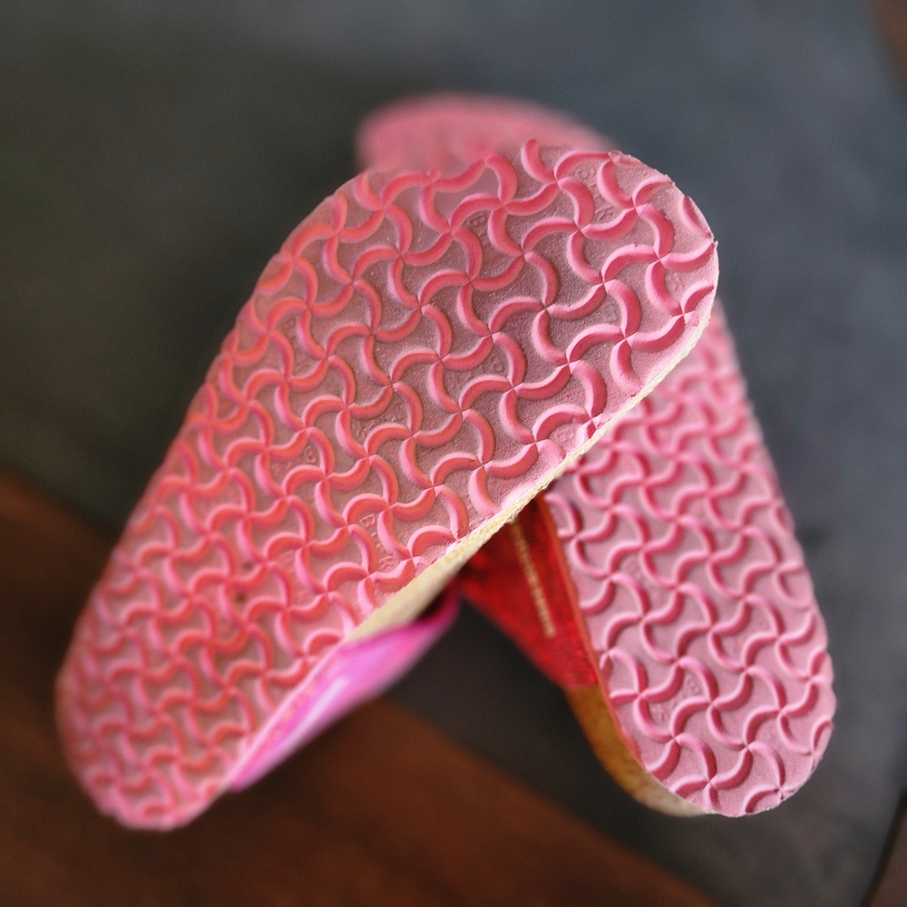 Birkenstock Girls Pink Gizeh Holographic Slides 33 - US 2-2.5 💗HOST PICK💗 - Picture 5 of 6